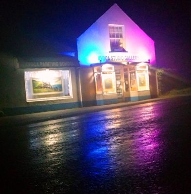 Avoca Gallery lit up for Christmas.